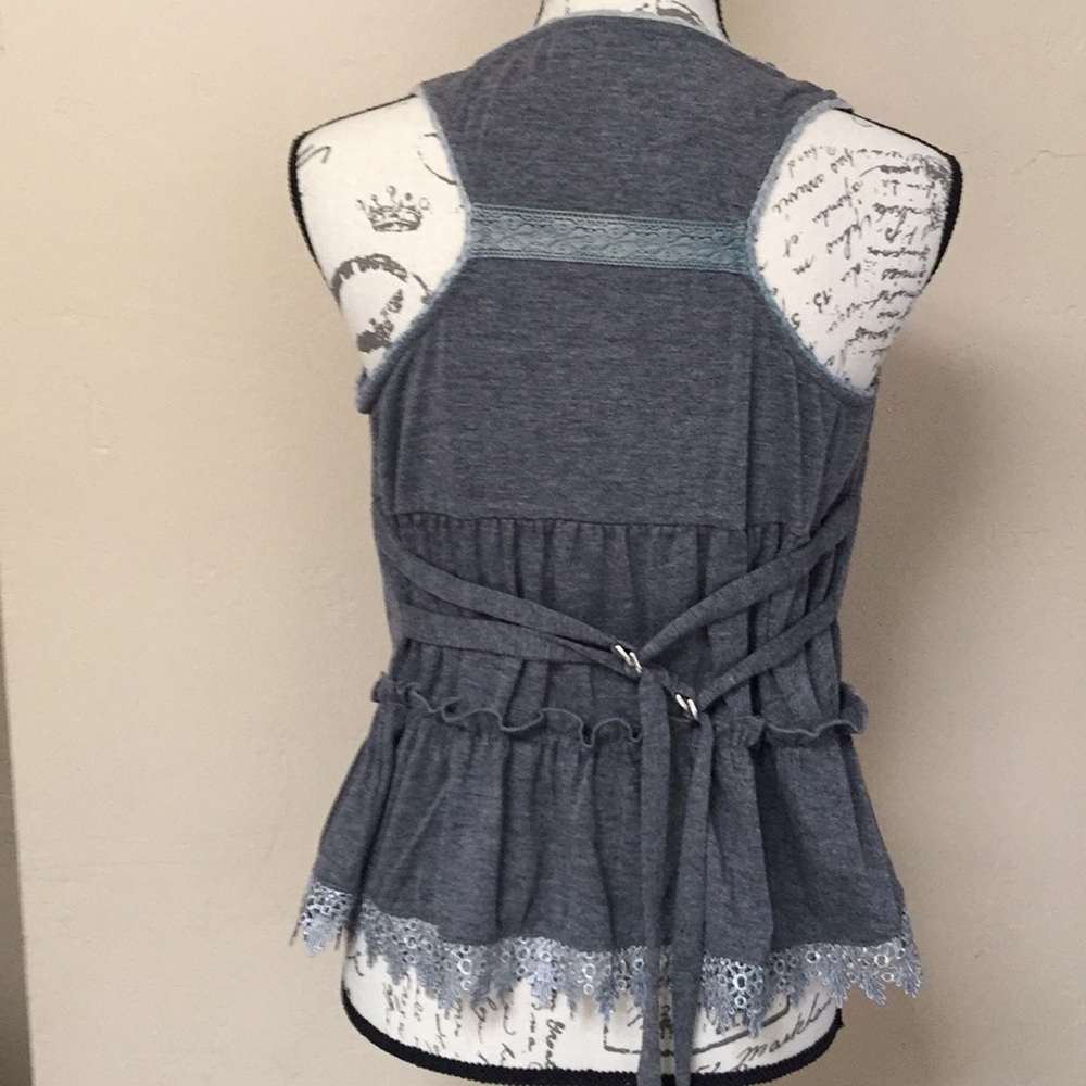 CECICO Waterfall with Ruffles Vest. Size Small - Picture 3 of 9